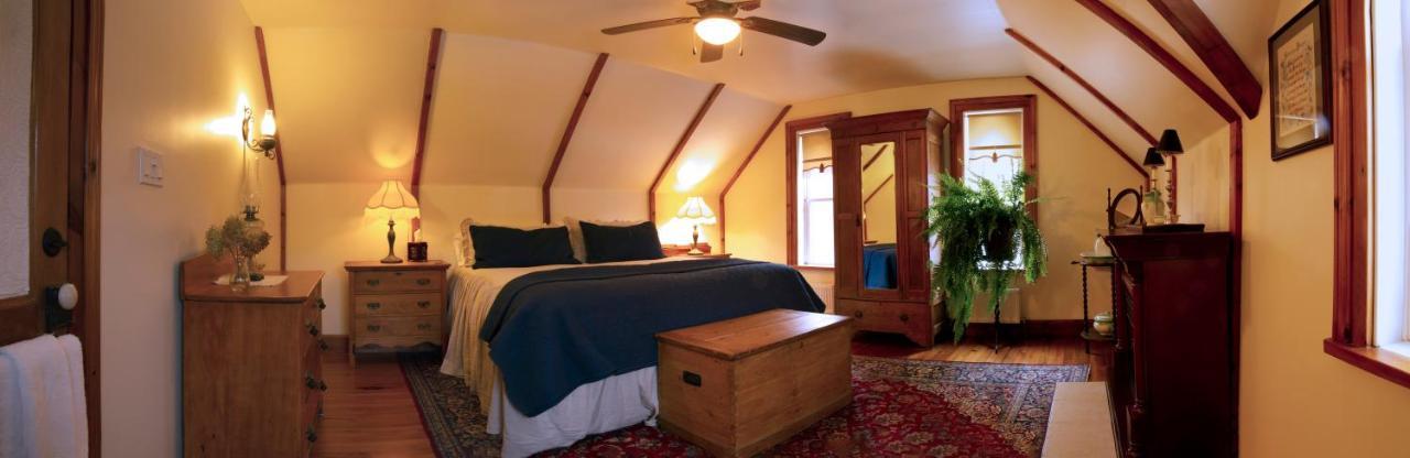 Sawyer'S Creek Bed And Breakfast Algonquin Highlands Εξωτερικό φωτογραφία